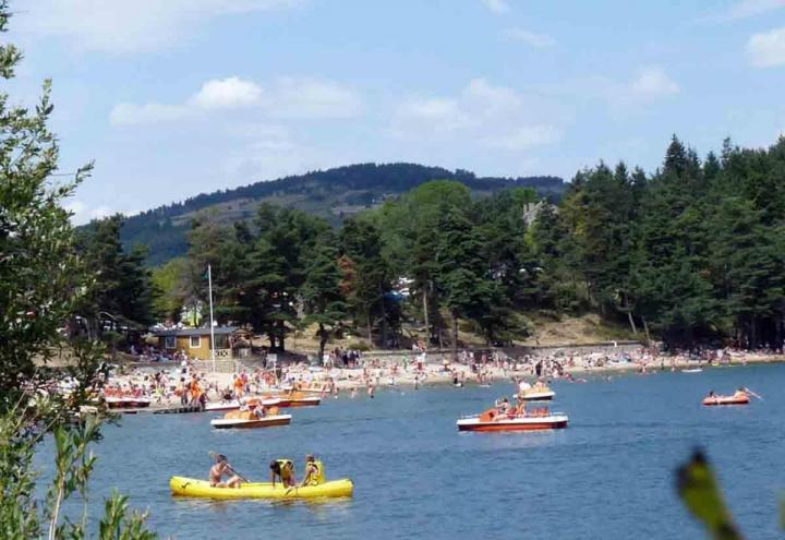 Hôtel restaurant avec activités au Lac-d'Issarlès